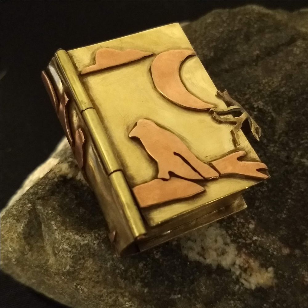Lached Box